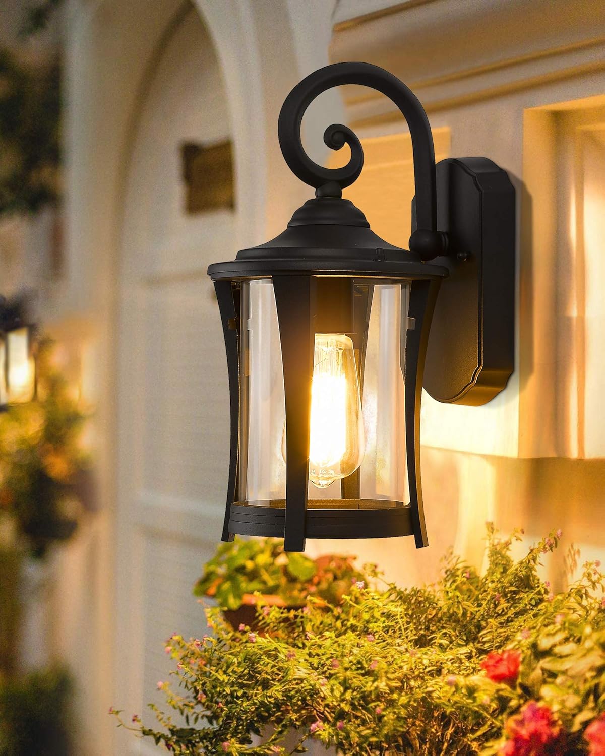 1-Light Matte Black Cast Aluminum Outdoor Wall Light Fixture with Clear Glass U691090