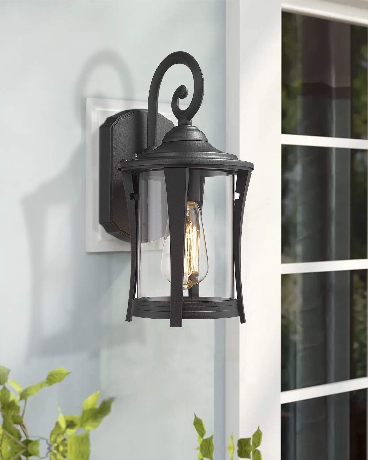 1-Light Matte Black Cast Aluminum Outdoor Wall Light Fixture with Clear Glass U691090